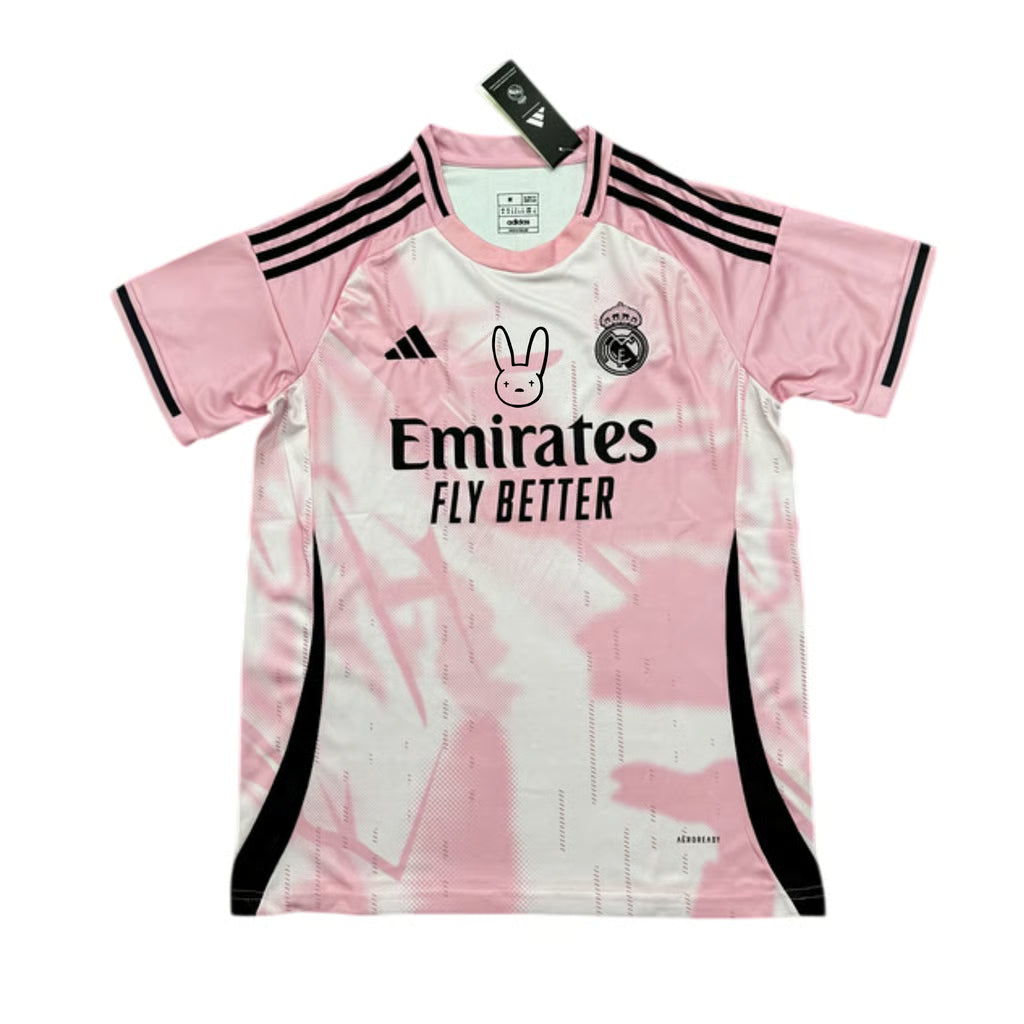 Real Madrid edición especial rosa x Bad Bunny